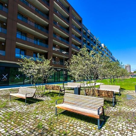 Luxury, Bright Studio With Parking And Balcony In Bratislava Center エクステリア 写真